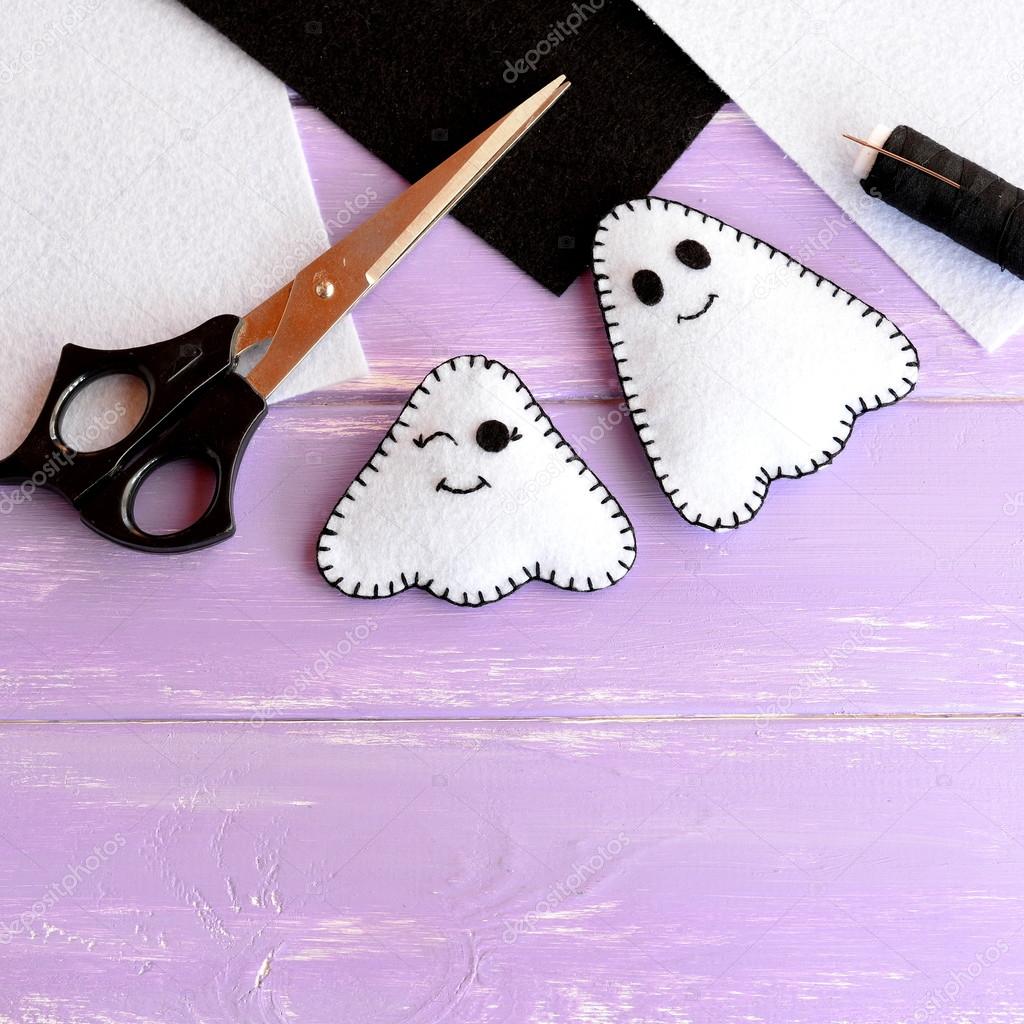 Two small Halloween ghosts diy, white and black felt sheets